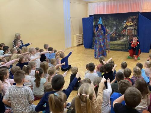 425751504 900691395391507 8514227062628541004 n